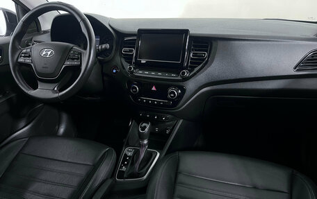 Hyundai Solaris II рестайлинг, 2021 год, 1 777 000 рублей, 13 фотография