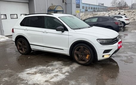 Volkswagen Tiguan II, 2019 год, 3 000 000 рублей, 1 фотография