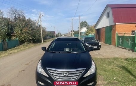 Hyundai Sonata VI, 2011 год, 999 000 рублей, 4 фотография