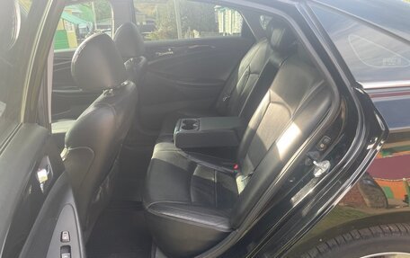 Hyundai Sonata VI, 2011 год, 999 000 рублей, 15 фотография