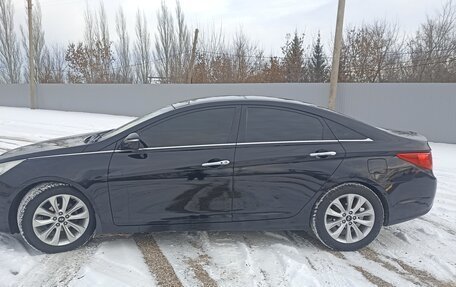 Hyundai Sonata VI, 2011 год, 999 000 рублей, 24 фотография