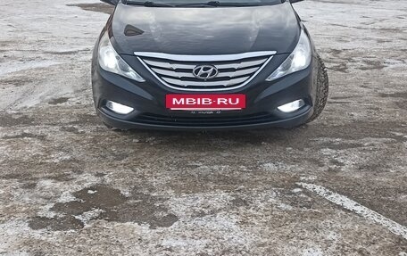 Hyundai Sonata VI, 2011 год, 999 000 рублей, 21 фотография