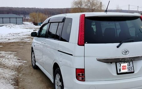 Toyota ISis I, 2007 год, 780 000 рублей, 2 фотография