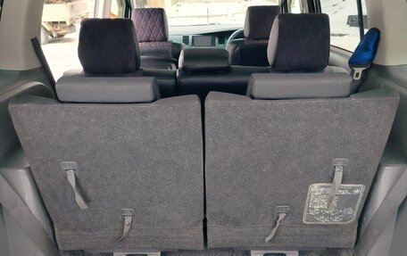 Toyota ISis I, 2007 год, 780 000 рублей, 10 фотография