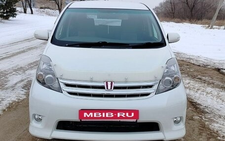 Toyota ISis I, 2007 год, 780 000 рублей, 3 фотография