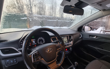 Hyundai Solaris II рестайлинг, 2019 год, 1 200 000 рублей, 5 фотография