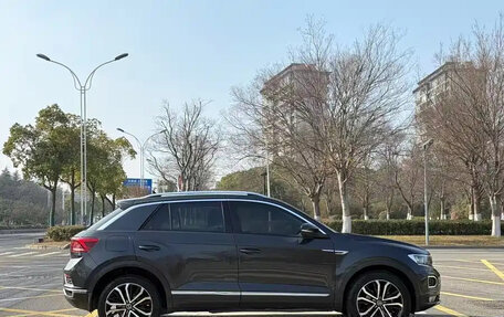 Volkswagen T-Roc I, 2022 год, 1 200 000 рублей, 7 фотография