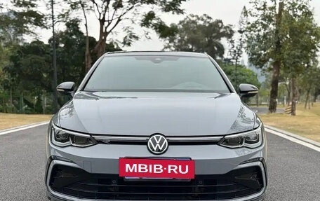 Volkswagen Golf VIII, 2022 год, 1 700 000 рублей, 2 фотография