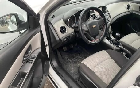 Chevrolet Cruze II, 2011 год, 520 000 рублей, 7 фотография