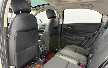 Honda Vezel, 2022 год, 1 750 000 рублей, 8 фотография