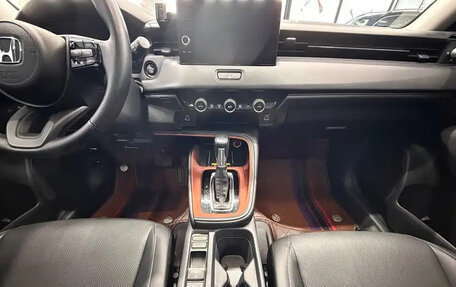 Honda Vezel, 2022 год, 1 750 000 рублей, 10 фотография