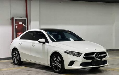 Mercedes-Benz A-Класс, 2022 год, 2 140 000 рублей, 3 фотография