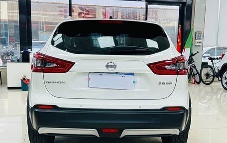 Nissan Qashqai, 2022 год, 2 070 000 рублей, 3 фотография