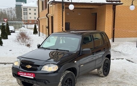 Chevrolet Niva I рестайлинг, 2017 год, 739 000 рублей, 7 фотография