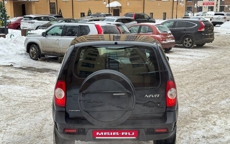 Chevrolet Niva I рестайлинг, 2017 год, 739 000 рублей, 5 фотография