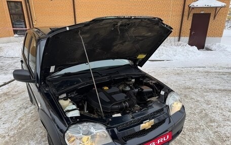 Chevrolet Niva I рестайлинг, 2017 год, 739 000 рублей, 21 фотография