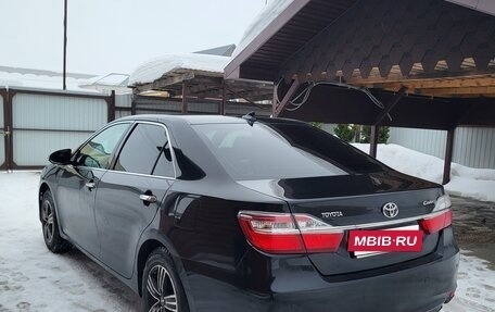 Toyota Camry, 2017 год, 2 300 000 рублей, 6 фотография