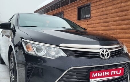 Toyota Camry, 2017 год, 2 300 000 рублей, 3 фотография