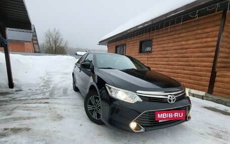 Toyota Camry, 2017 год, 2 300 000 рублей, 9 фотография