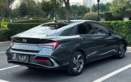 Hyundai Elantra, 2024 год, 1 700 000 рублей, 4 фотография