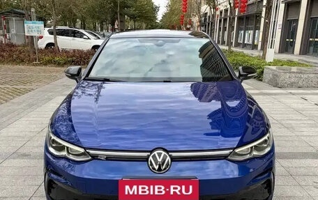 Volkswagen Golf VIII, 2022 год, 1 950 500 рублей, 2 фотография