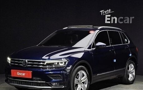 Volkswagen Tiguan II, 2020 год, 2 860 000 рублей, 1 фотография