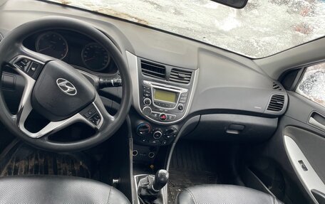 Hyundai Solaris II рестайлинг, 2012 год, 290 000 рублей, 1 фотография