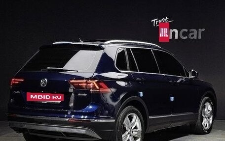 Volkswagen Tiguan II, 2020 год, 2 860 000 рублей, 2 фотография