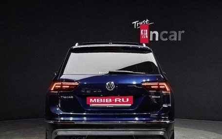 Volkswagen Tiguan II, 2020 год, 2 860 000 рублей, 4 фотография