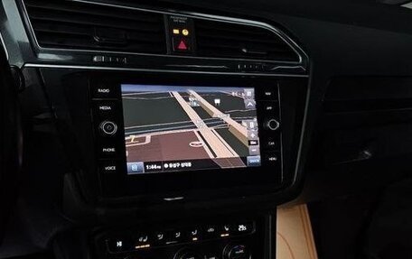 Volkswagen Tiguan II, 2020 год, 2 860 000 рублей, 6 фотография