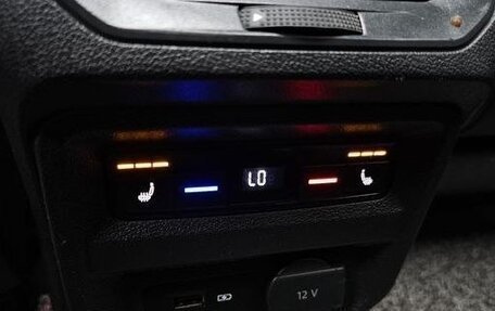 Volkswagen Tiguan II, 2020 год, 2 860 000 рублей, 9 фотография