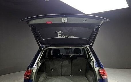 Volkswagen Tiguan II, 2020 год, 2 860 000 рублей, 19 фотография