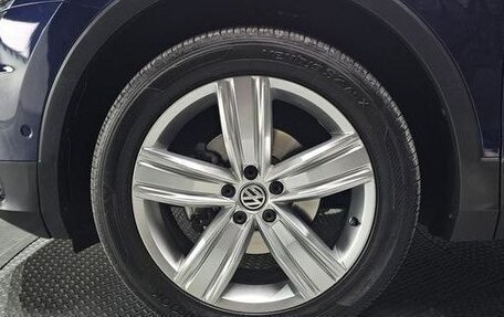 Volkswagen Tiguan II, 2020 год, 2 860 000 рублей, 17 фотография