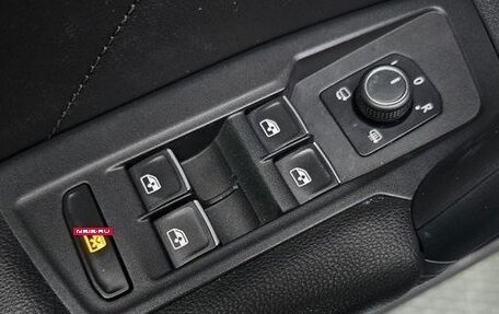 Volkswagen Tiguan II, 2020 год, 2 860 000 рублей, 10 фотография