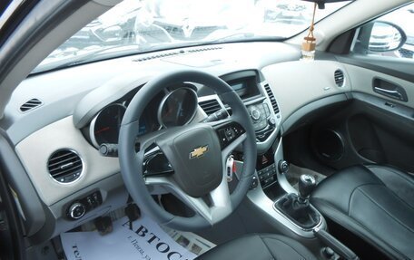 Chevrolet Cruze II, 2010 год, 698 000 рублей, 10 фотография