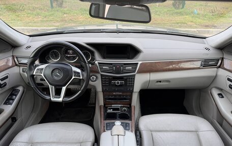 Mercedes-Benz E-Класс, 2011 год, 1 597 000 рублей, 36 фотография