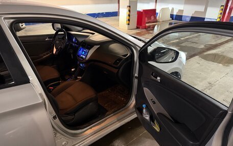 Hyundai Solaris II рестайлинг, 2016 год, 1 000 000 рублей, 7 фотография