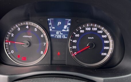 Hyundai Solaris II рестайлинг, 2012 год, 780 000 рублей, 11 фотография