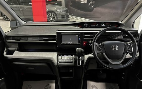 Honda Stepwgn IV, 2016 год, 1 840 000 рублей, 31 фотография