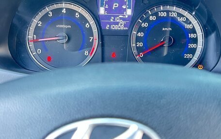 Hyundai Solaris II рестайлинг, 2014 год, 740 000 рублей, 3 фотография