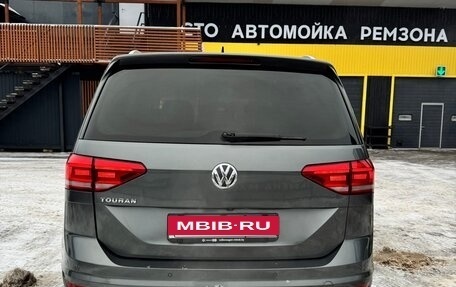 Volkswagen Touran III, 2018 год, 1 650 000 рублей, 4 фотография