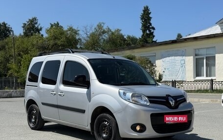 Renault Kangoo II рестайлинг, 2014 год, 700 000 рублей, 24 фотография