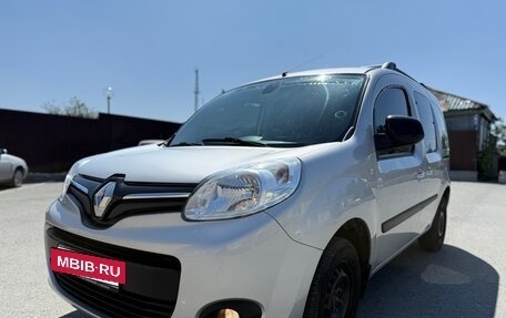 Renault Kangoo II рестайлинг, 2014 год, 700 000 рублей, 23 фотография