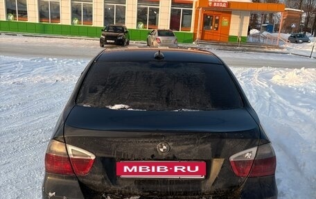 BMW 3 серия, 2005 год, 700 000 рублей, 2 фотография