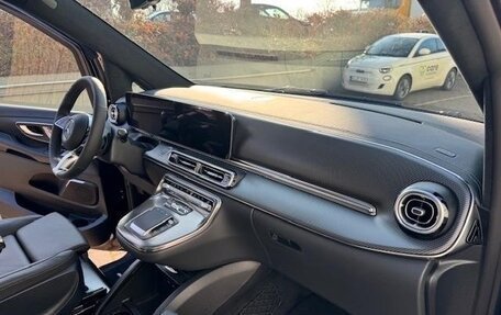 Mercedes-Benz V-Класс, 2024 год, 16 490 000 рублей, 6 фотография