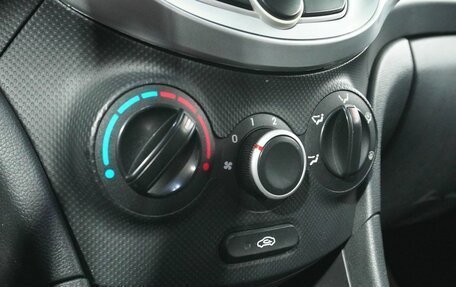 Hyundai Solaris II рестайлинг, 2012 год, 678 000 рублей, 13 фотография