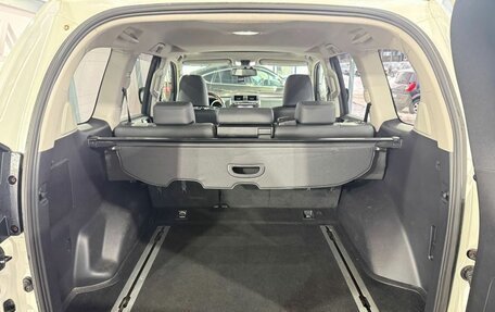 Toyota Land Cruiser Prado 150 рестайлинг 2, 2017 год, 4 999 000 рублей, 9 фотография