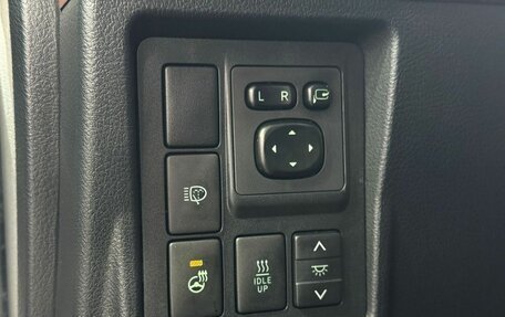 Toyota Land Cruiser Prado 150 рестайлинг 2, 2017 год, 4 999 000 рублей, 21 фотография