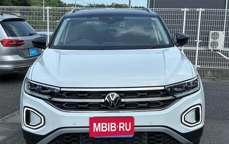 Volkswagen T-Roc I, 2022 год, 1 300 000 рублей, 2 фотография