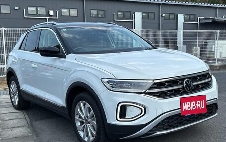 Volkswagen T-Roc I, 2022 год, 1 300 000 рублей, 3 фотография